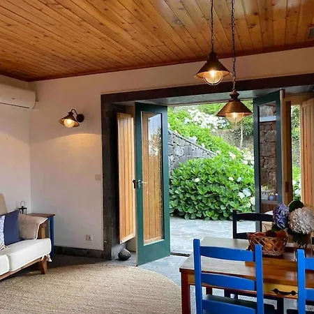 Casa Pequena Da Terra Alta *